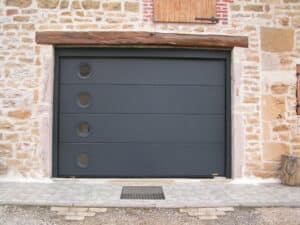Porte de garage sectionnelle avec hublots - Weisz