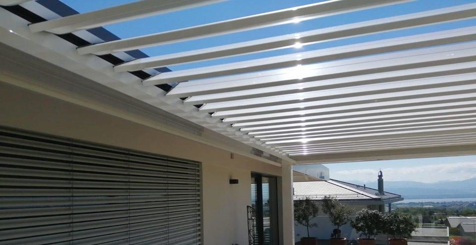 Pergola bioclimatique à lames orientables - Weisz