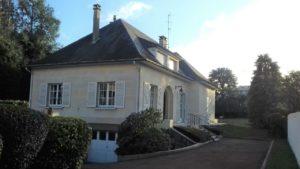 Réalisation Weisz à Sceaux - Vue de la maison après l'installation des rambardes de sécurité sur les escaliers extérieurs