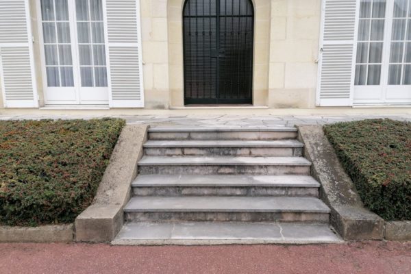 Réalisation Weisz à Sceaux - Vue des escaliers avant la sécurisation des escaliers extérieurs