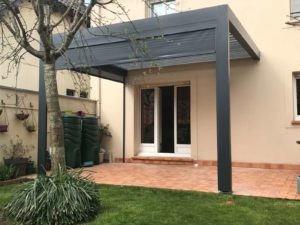 3 - Apres Travaux Après installation pergola murale frontale