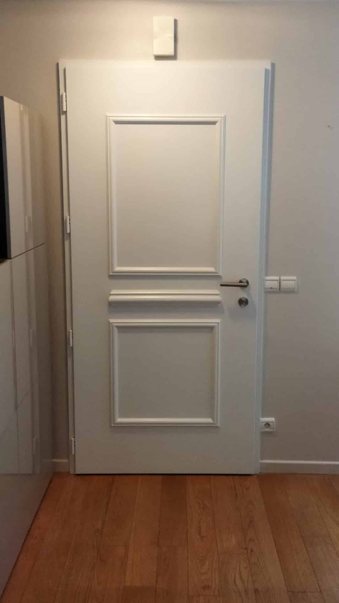 Avant / après pour le remplacement d’une porte d’entrée à Massy3 Avant / après pour le remplacement d’une porte d’entrée à Massy