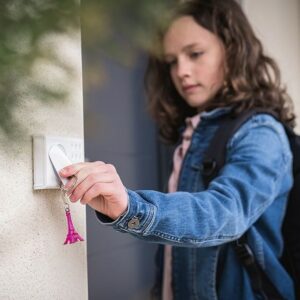 1_Serrure connectée pour une porte sécurisé. Weisz avec Door-Keeper-Somfy-serrure-connectee-clavier