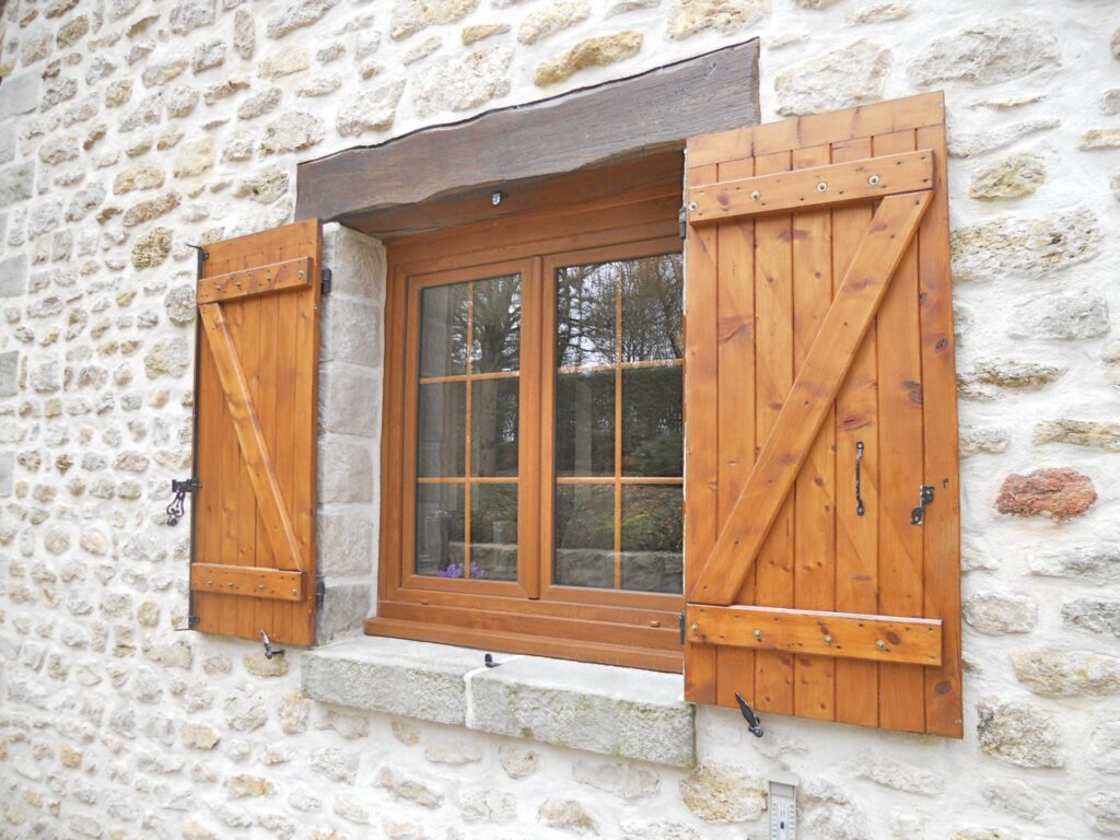photo fenetre pvc imitation bois - WEISZ