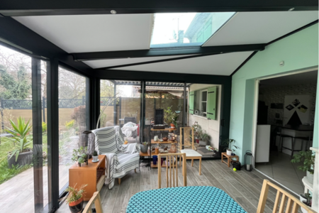 après vue interieure veranda vers pergola