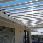 Pergola bioclimatique à lames orientables - Weisz